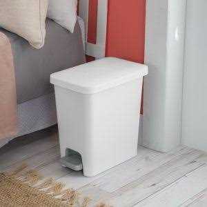 Sterilite Step On Wastebasket - Image 4