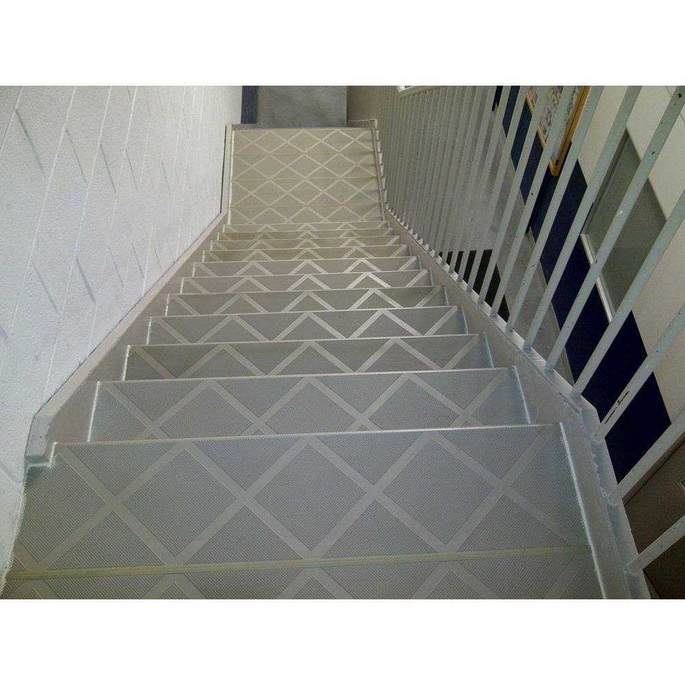 ComposiGrip Non Slip Stair Tread - Image 3