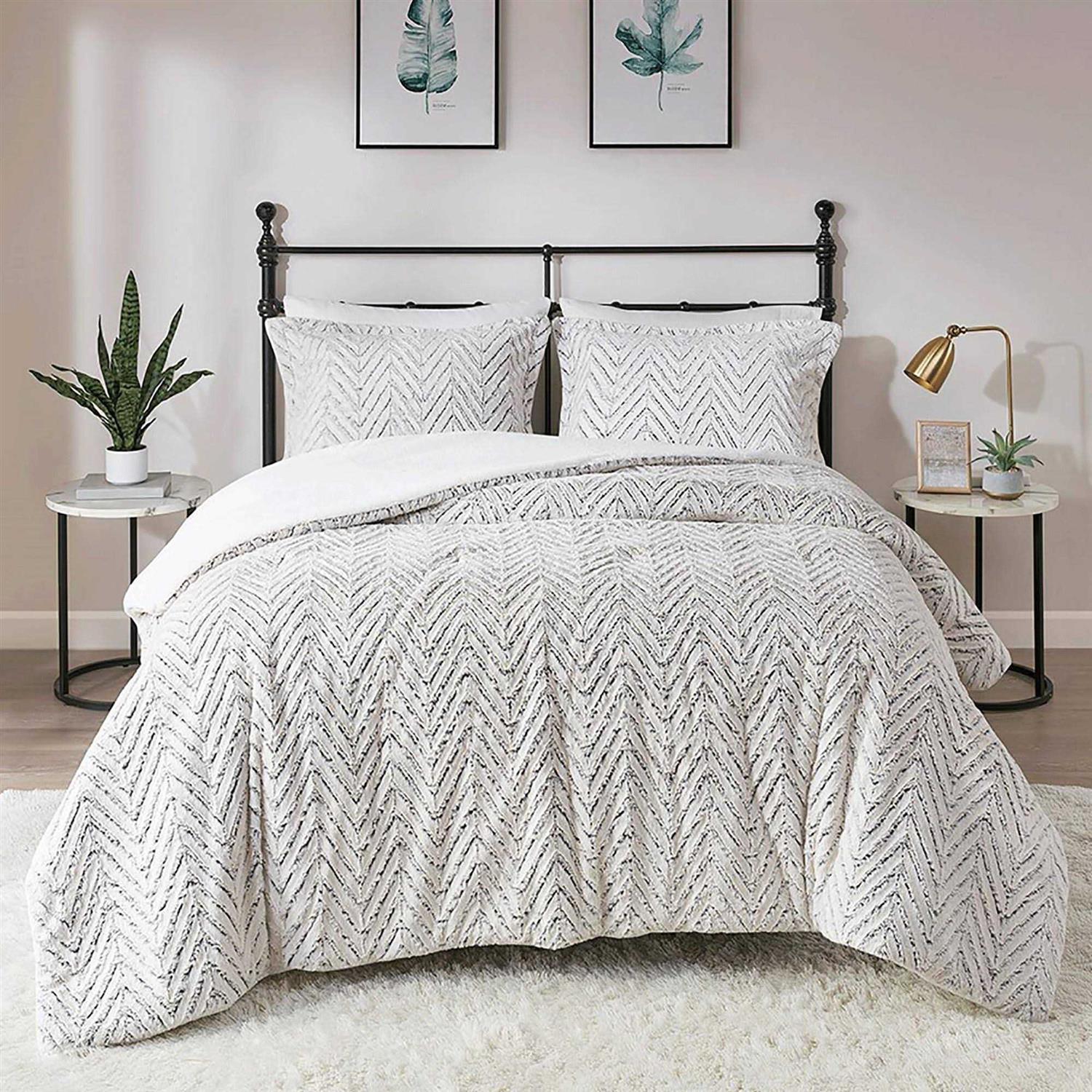 Madison Park Adelyn Ultra Plush Down Alternative Comforter Set - Image 3
