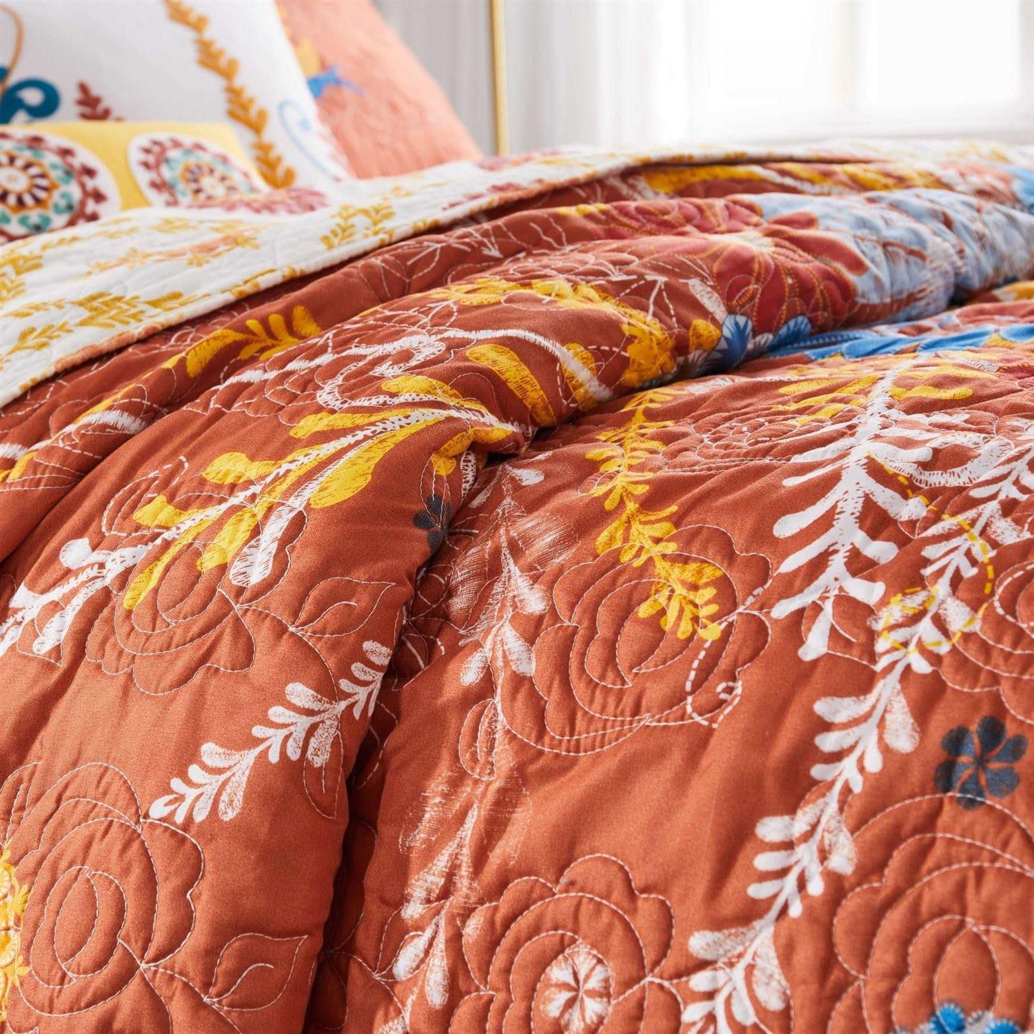 Barefoot Bungalow Topanga Quilt Set - Image 4