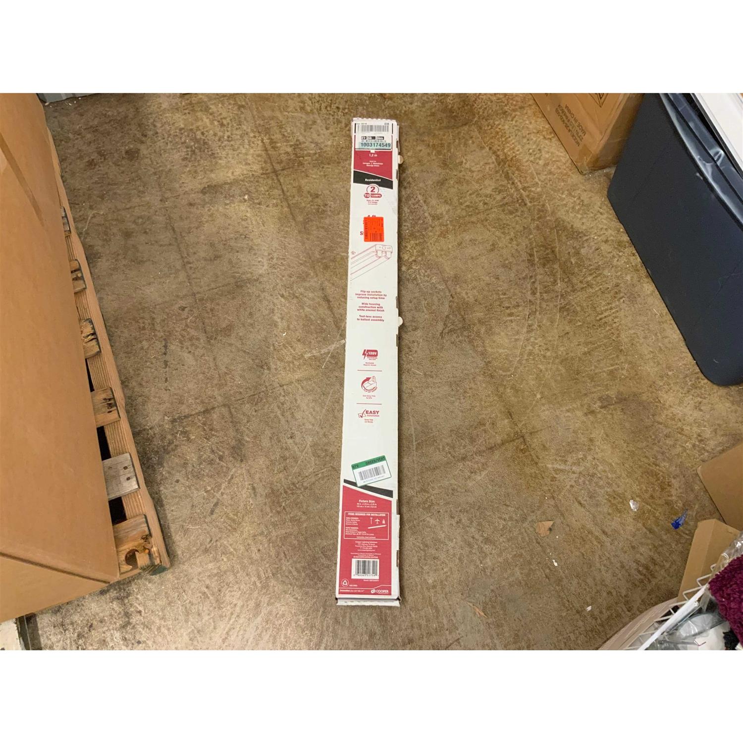 Metalux SSF240 Fluorescent Strip Light - Image 3