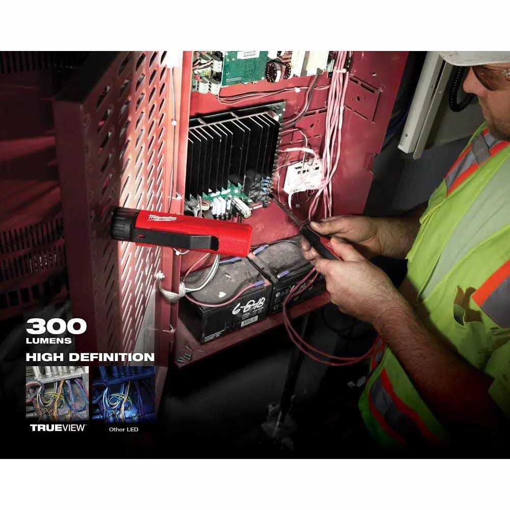 Milwaukee 300 Lumens LED Magnetic Flood Light - Image 5