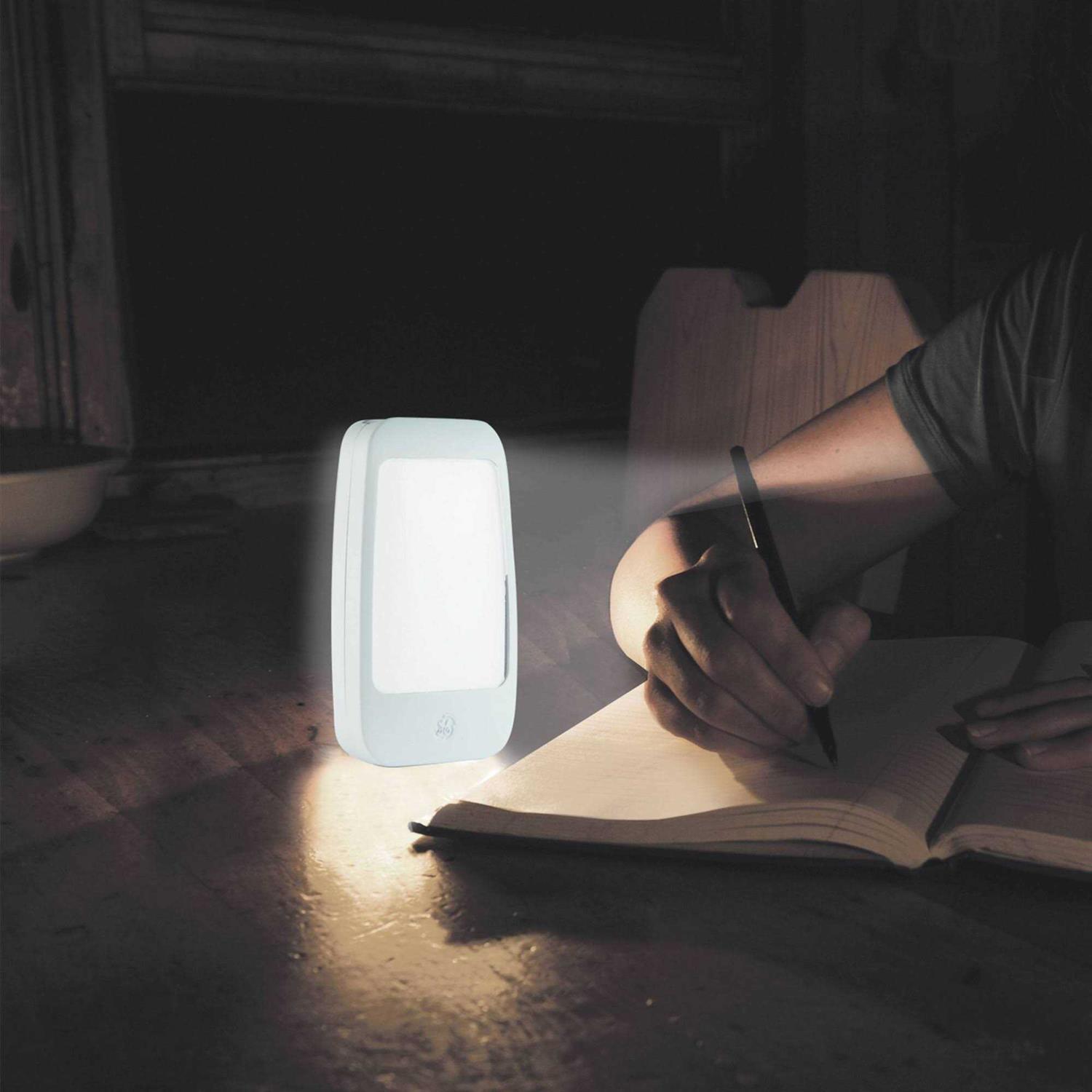 GE 4-in-1 Power Failure LED Night Light - Image 5
