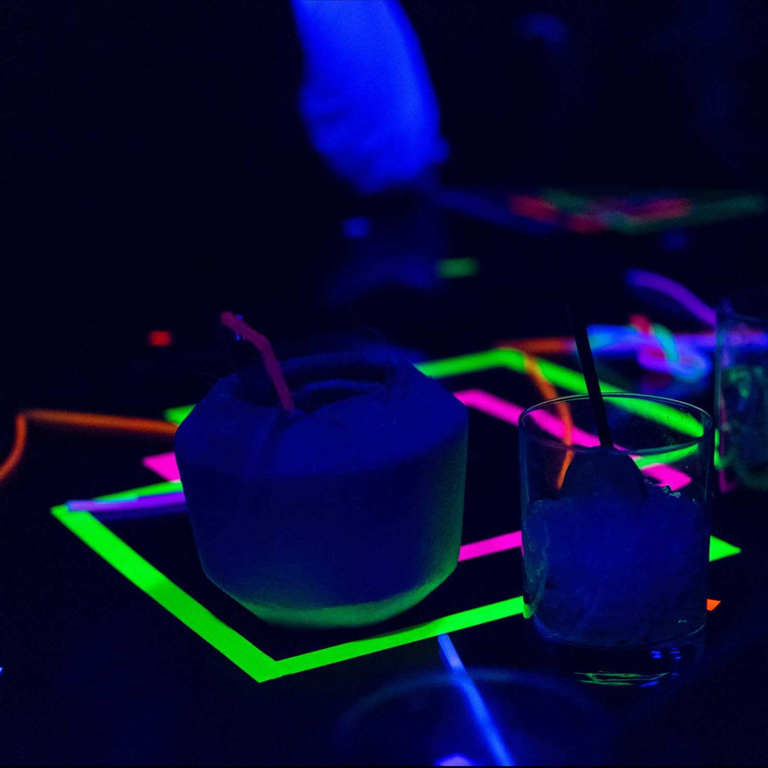 Monster Blacklight Light Bar Creates Reflective Colors in Any Space/Environment - Image 3