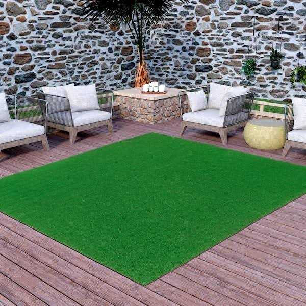 Ottomanson Waterproof Solid Grass Indoor/Outdoor Artificial Grass Rug - Image 5