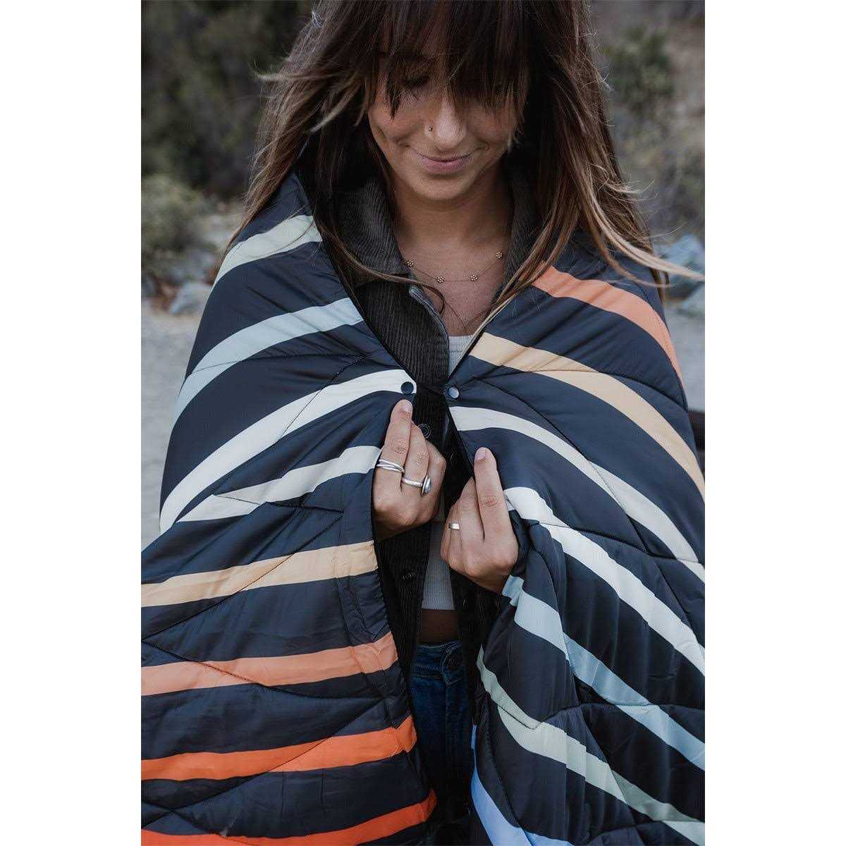 Nomadix Puffer Blanket - Image 3