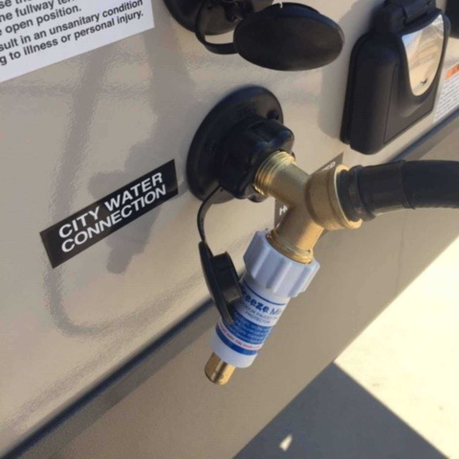 Freeze Miser & Y Connector ¾ Inch Brass Hose Bib - Image 4